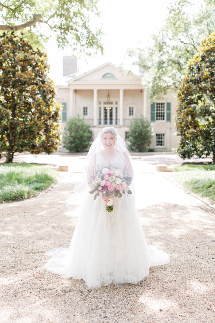 Bridal Portrait outside of Longue Vue House and Gardens